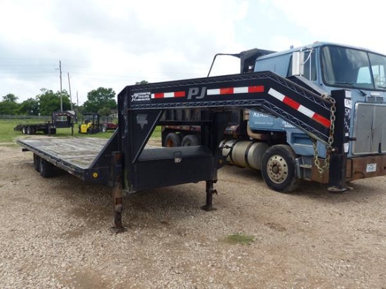 2012 PJ 26' X 102" GOOSENECK FLATBED TRAILER