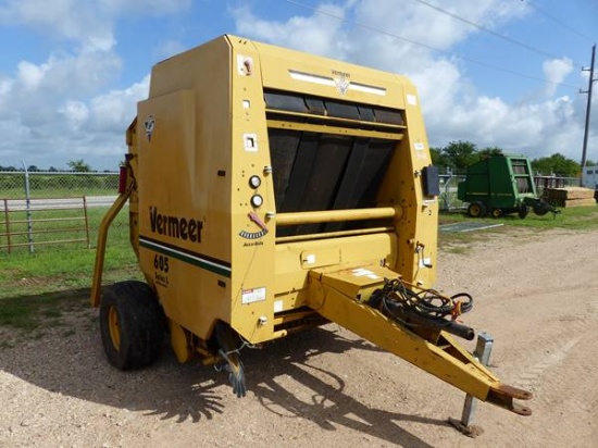 VERMEER 605 SERIES ROUND BALER