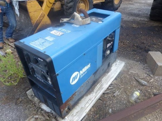 MILLER BOBCAT 225 WELDER/GENERATOR