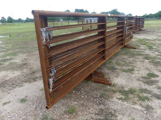 8-24' FREE STANDING PIPE PANELS WITH 1-8' GATE