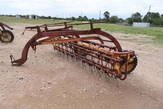 NEW HOLLAND 258 HAY RAKE
