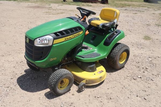 2015 D110 JOHN DEERE RIDING LAWN MOWER-NOT RUNNING