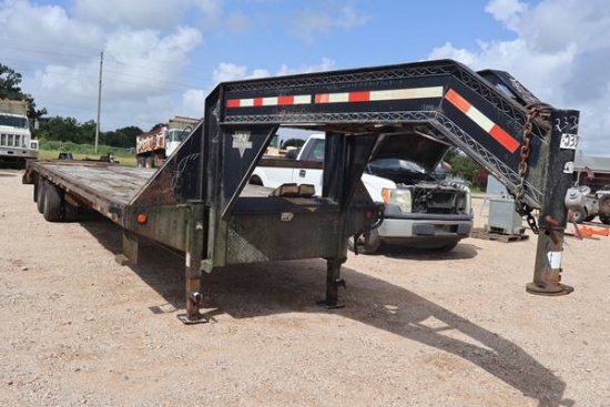 2007 32' PJ GOOSENECK TRAILER
