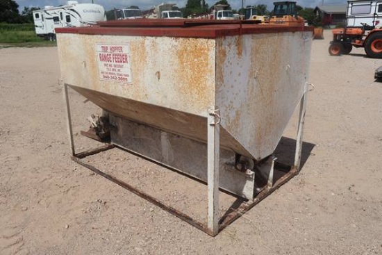 TRIP HOPPER 2000 LB RANGE FEEDER