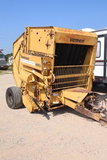 VERMEER 605J ROUND BALER