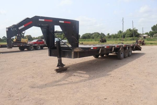 Shopmade 28' Gooseneck Flatbed W/Dovetail & Ramps