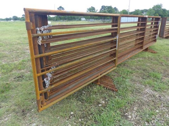8-24' FREE STANDING PIPE PANELS WITH 1-8' GATE