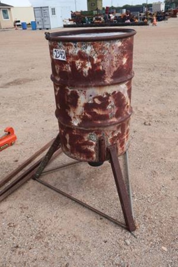 DEER FEEDER ON TRIPOD