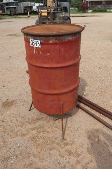 DEER FEEDER ON TRIPOD