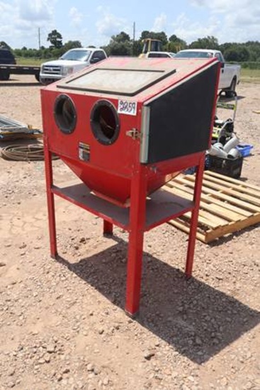 CENTRAL PNEUMATIC 40 LB SAND BLASTER