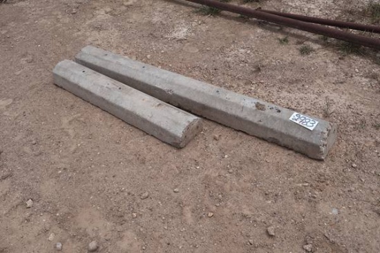 PARKING LOT CURB