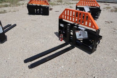 Wolverine Quick Attach Hydraulic Pallet Forks