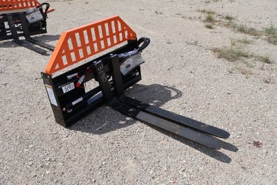 Wolverine Quick Attach Hydraulic Pallet Forks