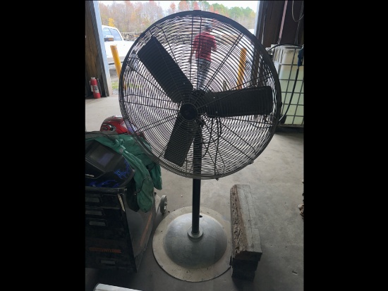 Central Pneumatic 30â€ Shop Fan