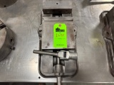 Bench vise