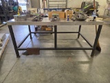 Metal Table DOESN'T INCLUDED CONTENTS