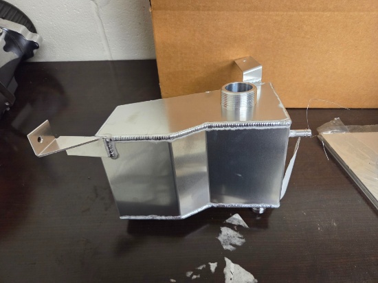 Overflow tank