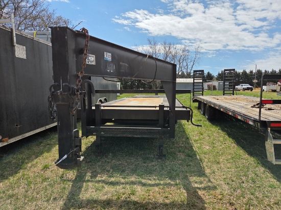 33ft Goose neck trailer