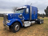 2018 Freightliner 122SD Sleeper Truck