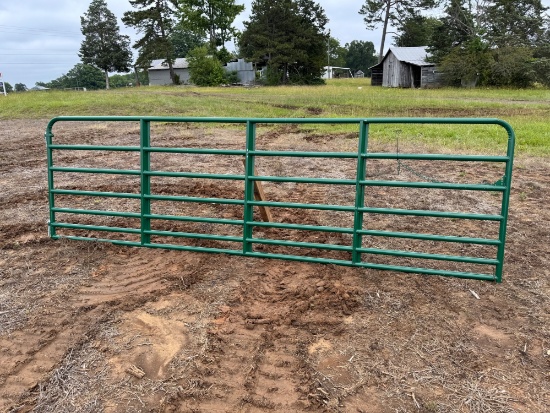 14â€™ Green Cattle Gates
