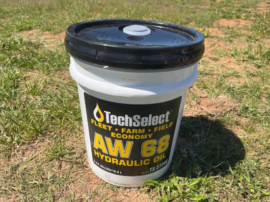 5 gal bucket of TechSelect AW 68 Hydraulic Oil