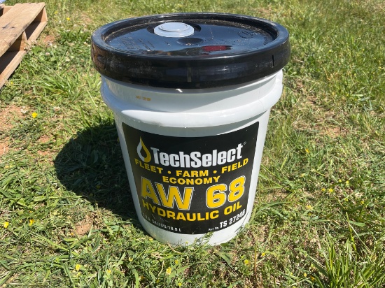 5 gal bucket of TechSelect AW 68 Hydraulic Oil