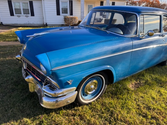 1956 Ford Custom Line 2 Door