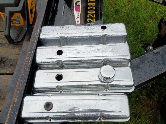 Lot of Chevy Valve Covers