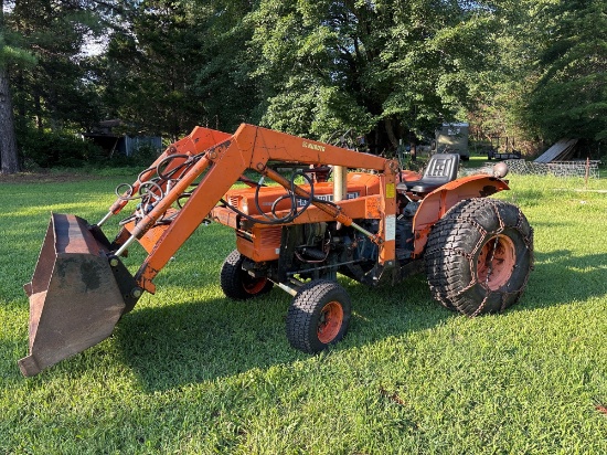 1980s Kubota L185 Diesel Tractor with 1200 Bucket