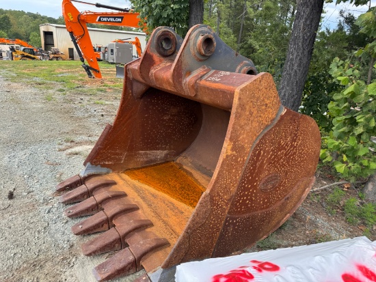 Strickland CASE CX470 72" digging bucket to fit 100mm pins & 18-7/8" stick width Excavator Bucket