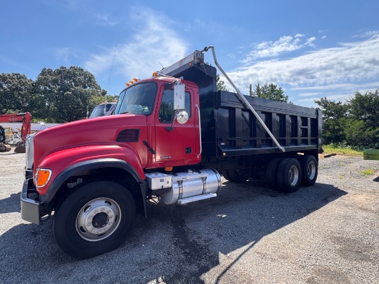 2006 Mack CV713 Granite Truck