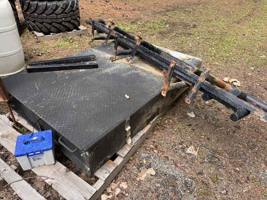 Ford F-250 Running Boards & Metal Bed Storage Box