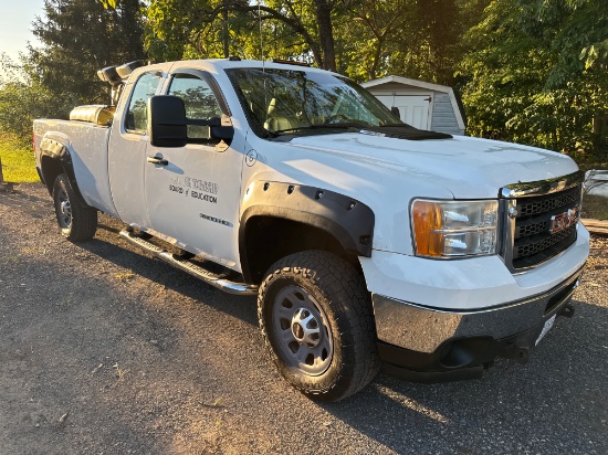 2013 GMC Sierra Pickup Truck W/ Plow