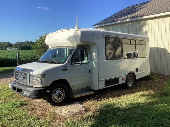 2015Â Â Ford E-350 15 Passenger Mini Bus Dual fuel