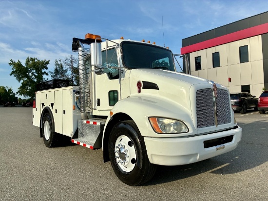 2010 Kenworth T300 Truck