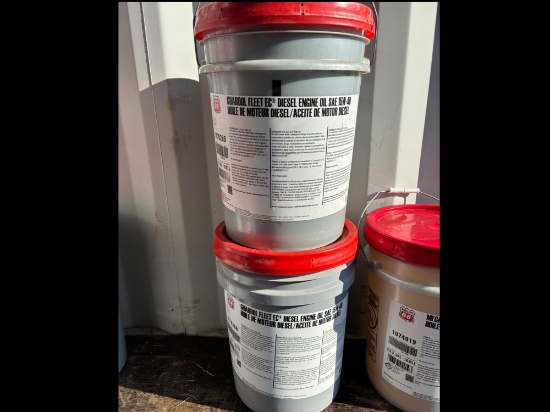 Lot of two 5 gallon Phillips 66 Guardol Fleet 15W40 Engine Oil