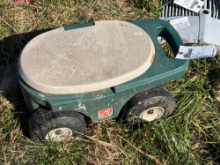 Step 2 small garden hopper