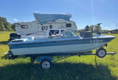 Caravelle boat with mercury 50hp motor