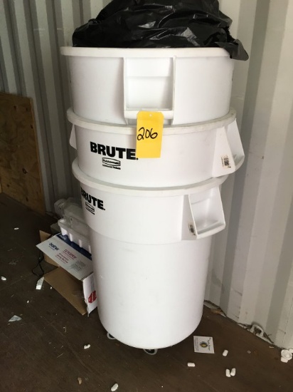 BRUTE GARBAGE CANS (LOOK NEW)