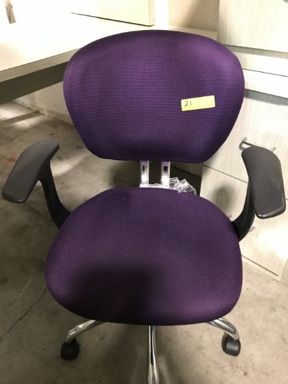 PURPLE ROLLING ARM CHAIR