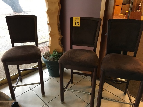 LOT CONSISTING OF: (3) BAR HEIGHT STOOLS, SIDE TABLE, FLOOR LAMP