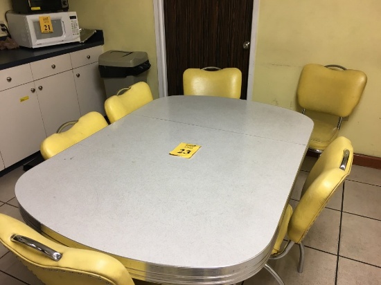 FORMICA TABLE 5' X 3 1/2' WITH (6) CHAIRS