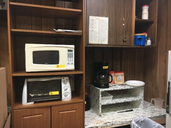 LOT CONSISTING OF: KITCHEN APPLIANCES AND SUPPLIES