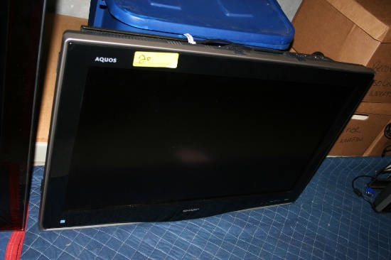 32" SHARP AQUOS FLAT SCREEN TV LC-32D43U INCLUDES POWER CORD AND WALL MOUNT (NO REMOTE CONTROLLER)