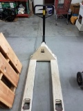 WESCO INDUSTRIAL PRODUCTS PALLET JACK 5500 LB. CAPACITY