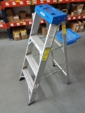 WERNER 4' ALUMINUM STEP LADDER INCLUDES LONG HANDLE TOOLS & BUCKETS