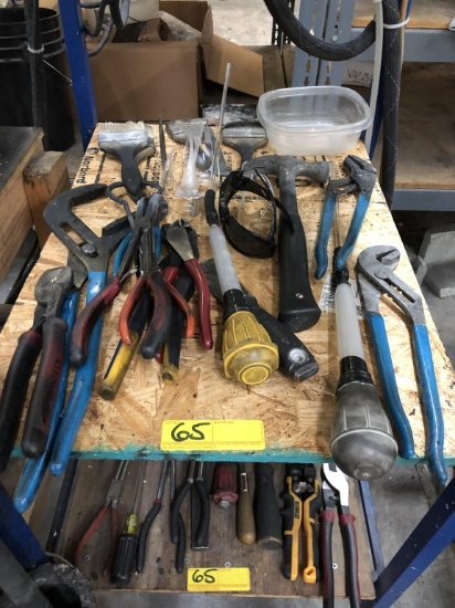 LOT CONSISTING OF: LARGE VARIETY OF HAND TOOLS