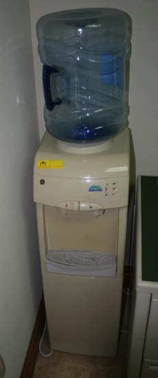 HOT AND COLD WATER COOLER