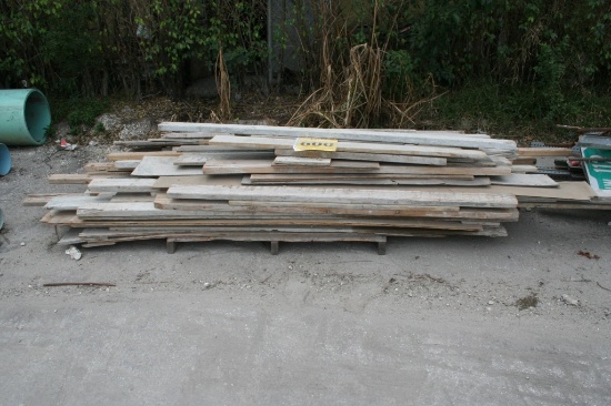 PALLET OF ASSORTED WOOD