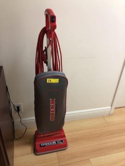ORECK XL COMMERCIAL VACUUM